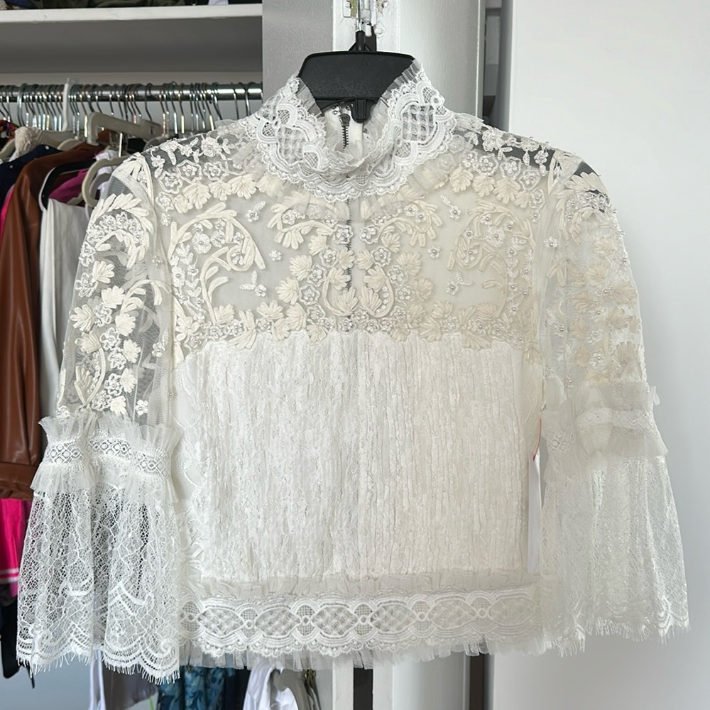 NWT Alice and Olivia 3/4 sleeve pearl lace mock neck top